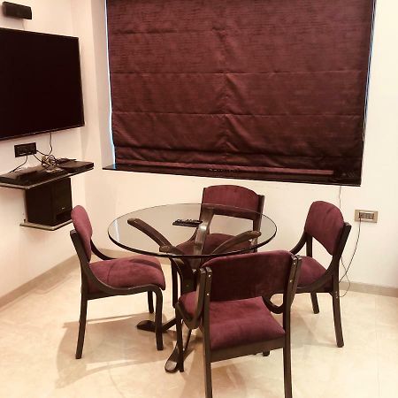 Hotel Royal Palace Jālgaon Екстериор снимка